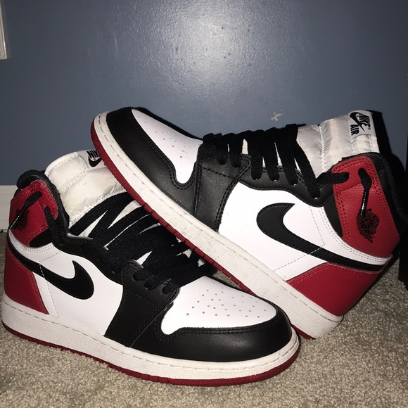 black jordans size 6